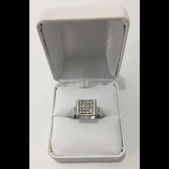 14K White Gold and Diamond Fashion Ring - Picture 3 of 8